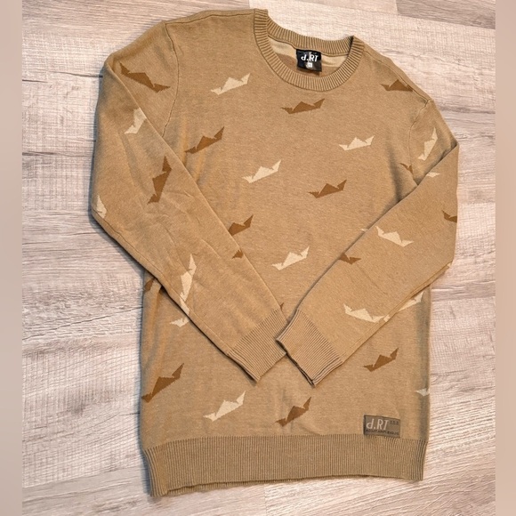 d.RT - Knit Celtic Monogram Sweatshirt (New Without Tags) - Picture 4 of 8